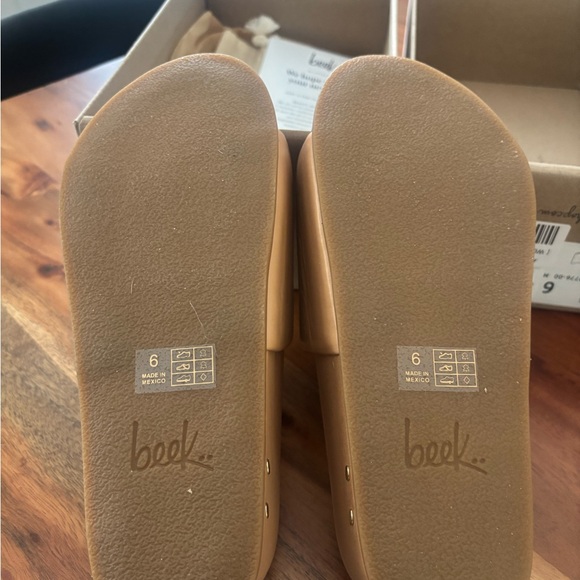 Beek Albatross Leather Platform Slides - Picture 5 of 5